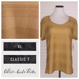NWT Lularoe Classic T